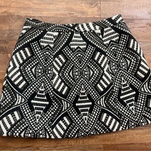 Alice + Olivia Black and White Geometric Patterned Skirt 8